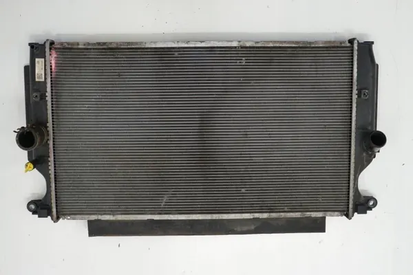 Toyota vesijäähdytin OEM MF422134-3082 Auris II:lle image 2