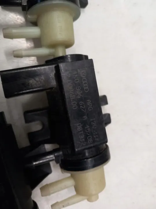 Válvula Turbo EGR OEM 1KO 906 627A - Usada image 4