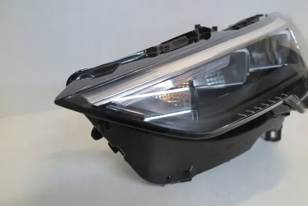 Faros delanteros LED izquierdo Audi Q3 image 4