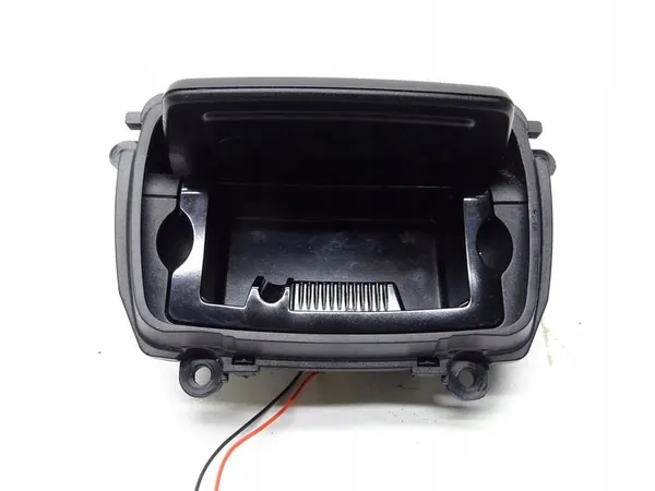 Keskikonsolin Tupakkasäiliö 9206347 BMW F10 LCI image 4