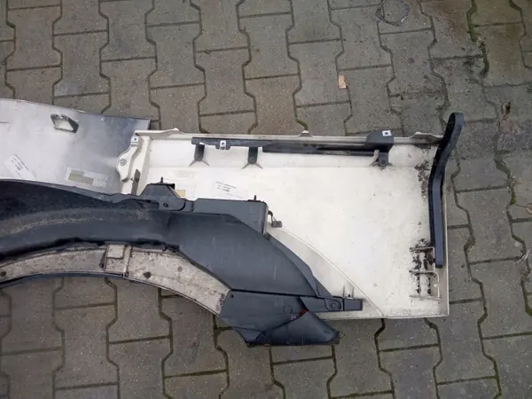 OEM A9618846874 Ohjaamon Pidennys Oikea Taka Mercedes Actros MP4 image 5