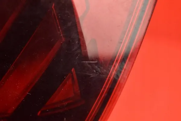 Lámpara Trasera Derecha Hyundai Elantra 6 92402F2500 image 10