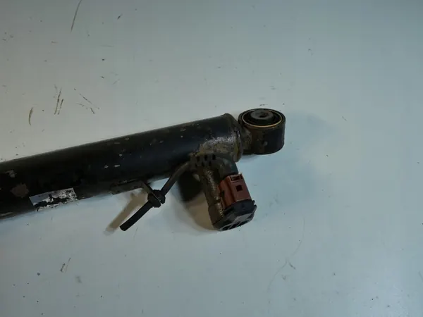 Hinteres Stoßdämpfer VW Golf VI 1K0512009H image 3