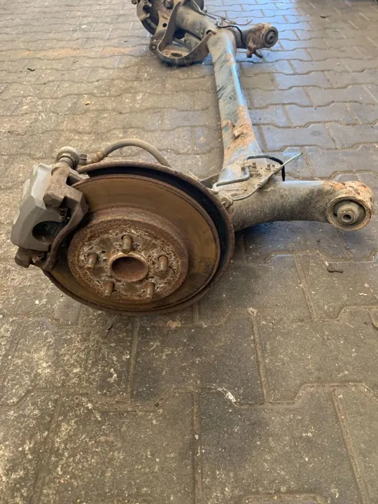 Viga Suspensão Eixo Traseiro OEM - Toyota Prius III 1.8 Híbrido image 3