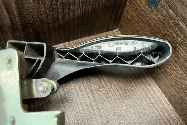 IVECO DAILY Türschloss hinten links 500329770 image 3