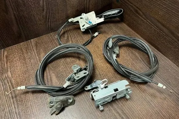 IVECO DAILY Türschloss hinten links 500329770 image 4