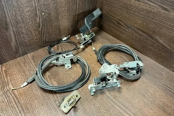 IVECO DAILY Türschloss hinten links 500329770 image 5