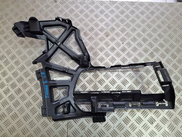 Guia de para-choque dianteiro Volkswagen OE 5TA807723 image 2