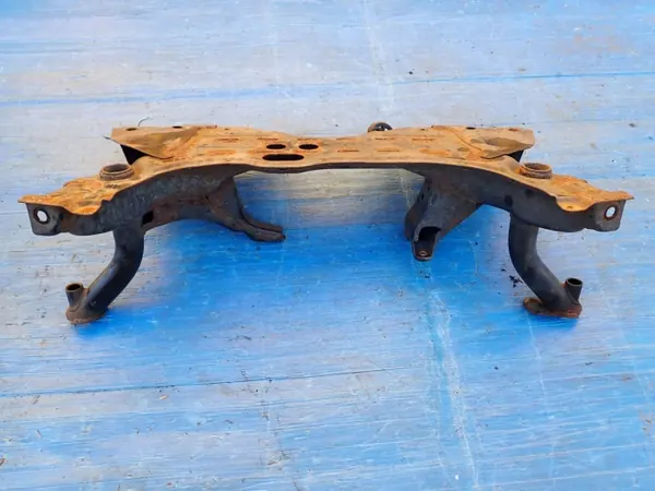 Suzuki SX4 06-12 Vorderachsträger OEM image 5