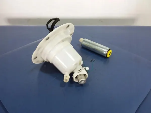 Mercedes brandstofpomp OEM A0014708894 voor CL W216 image 3
