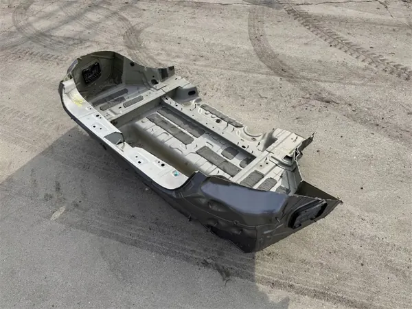 OEM PAS TYLNY WANNA takapaneeli Mercedes CLA W118 image 4