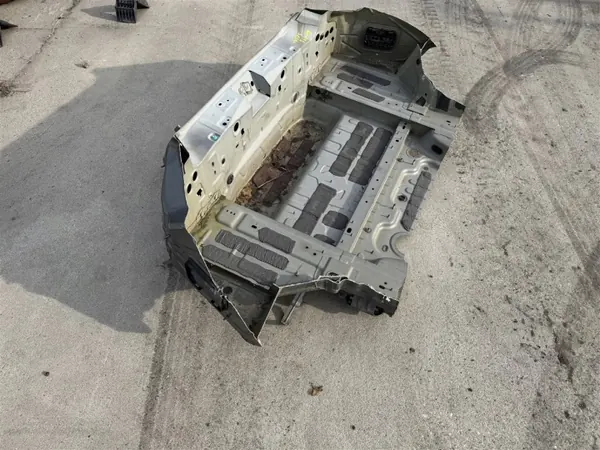 OEM PAS TYLNY WANNA takapaneeli Mercedes CLA W118 image 5