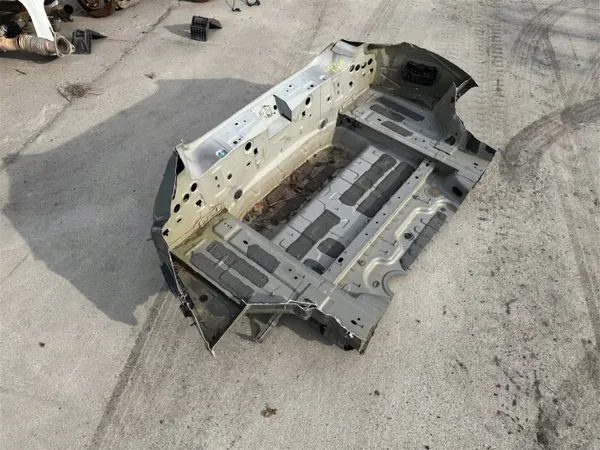 OEM PAS TYLNY WANNA takapaneeli Mercedes CLA W118 image 6