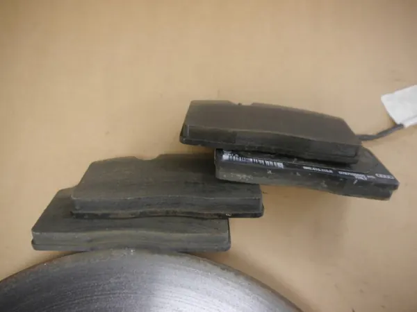 Audi Q5 8R Etujarrutlevyt & Palat OEM 4G0615301 image 3
