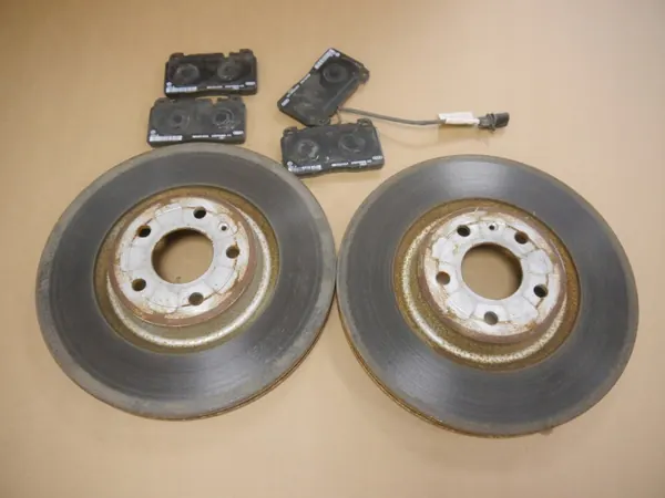 Audi Q5 8R Etujarrutlevyt & Palat OEM 4G0615301 image 4