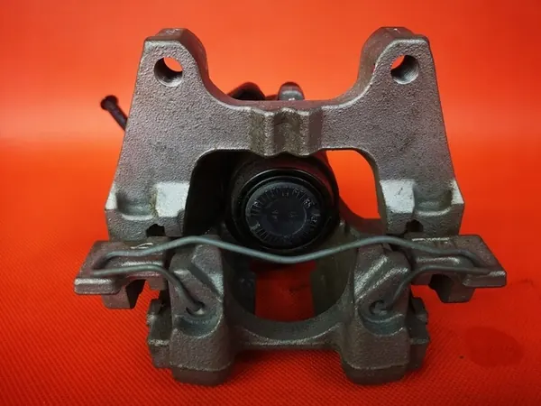 Audi TT 8S Takajarrusatula Vasemmalla 300mm Moottori 49KM 5q0615405cr image 2