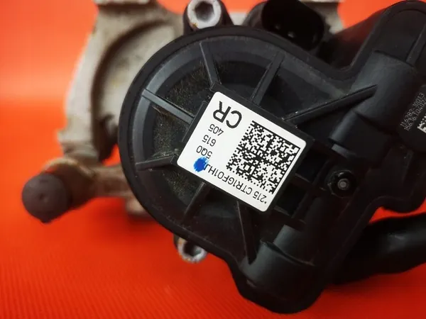 Audi TT 8S Takajarrusatula Vasemmalla 300mm Moottori 49KM 5q0615405cr image 6