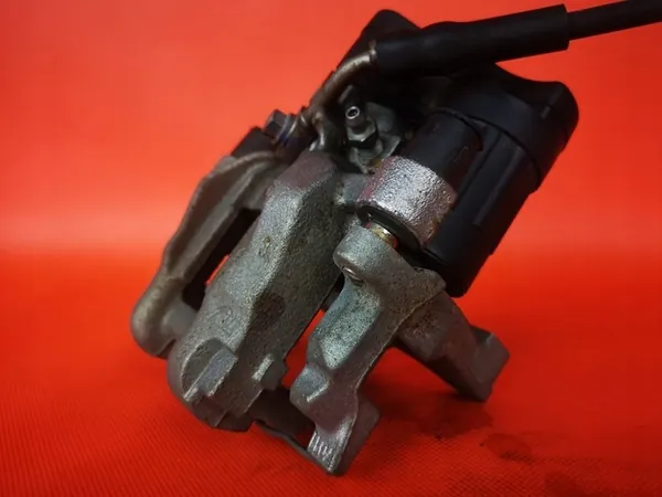 Audi TT 8S Takajarrusatula Vasemmalla 300mm Moottori 49KM 5q0615405cr image 7