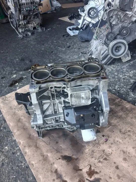 Bloco Motor CXS Completo VW Skoda 1.4 TSI Usado image 4