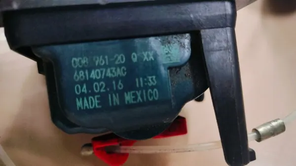 Bränsletankslucka låsaktuator Jeep Cherokee KL 68140743AC image 4