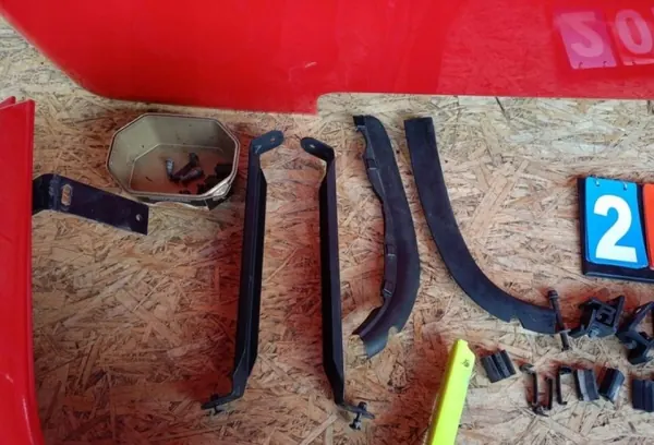 Spoiler de cabina Scania 22323231455 - Estado usado image 8