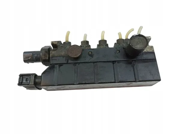 Mercedes Airmatic Ventil OEM 2203200258 image 2