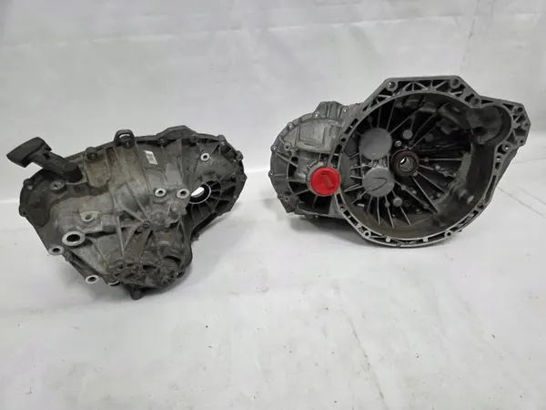 Cárter da Caixa Renault OEM G9UX83 820045 image 4