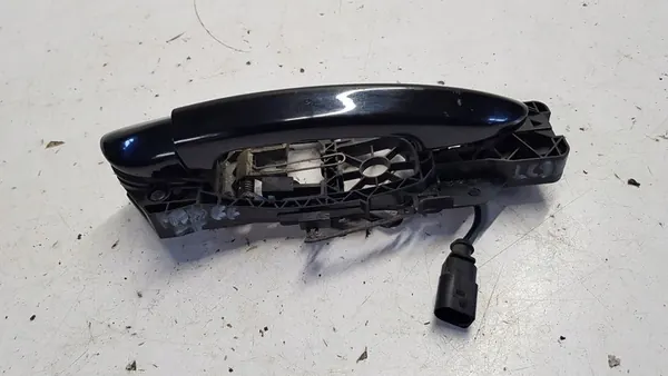 Etumma oikea ovenkahva VW Passat CC LC9X image 2