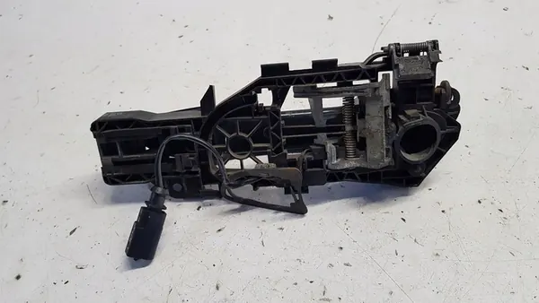 Etumma oikea ovenkahva VW Passat CC LC9X image 6