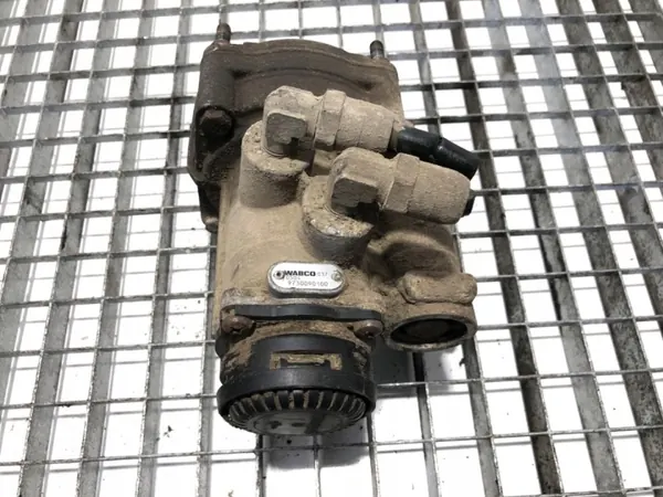 Soupape de Commande Remorque OEM 9730090100 Scania image 4
