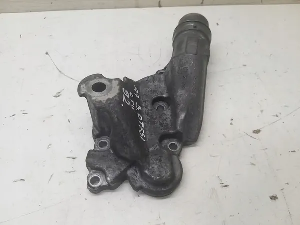 Tubo de água Audi A7 3.0 TFSI OEM 06E121161BB image 4