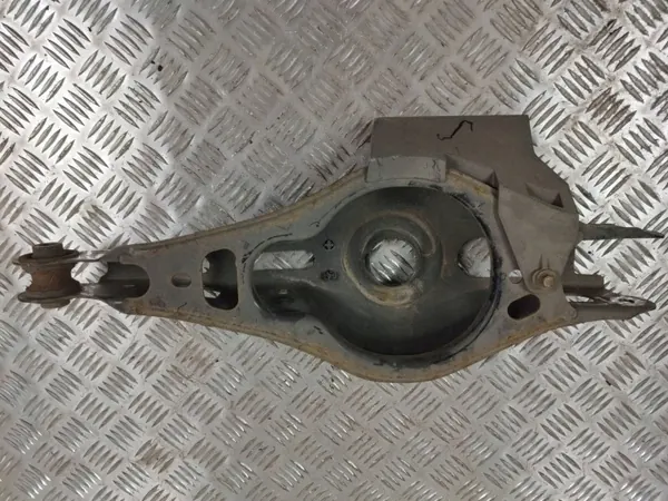ESP2532 bakfjädringsstöd vänster sida Toyota RAV4 image 3