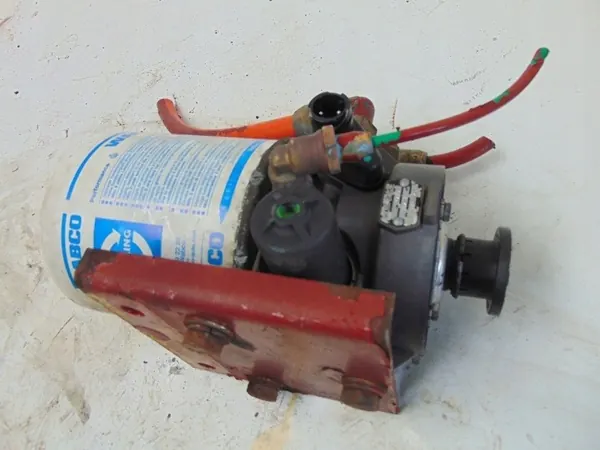 Base de dessicateur Iveco LA8272 pour Euromover 01r image 4