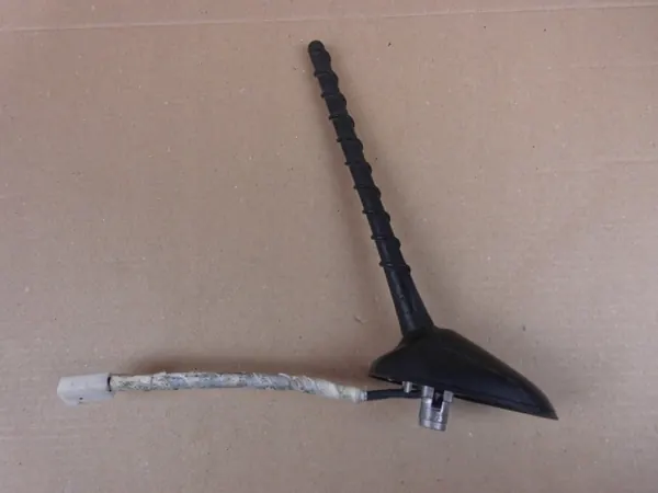 Toyota Prius III kattoantenni OEM 86309-47020 image 2