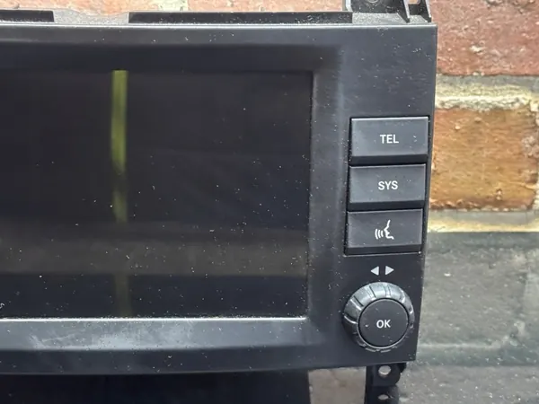 Mercedes W447 Radio Navigation OEM A4479005517 image 3