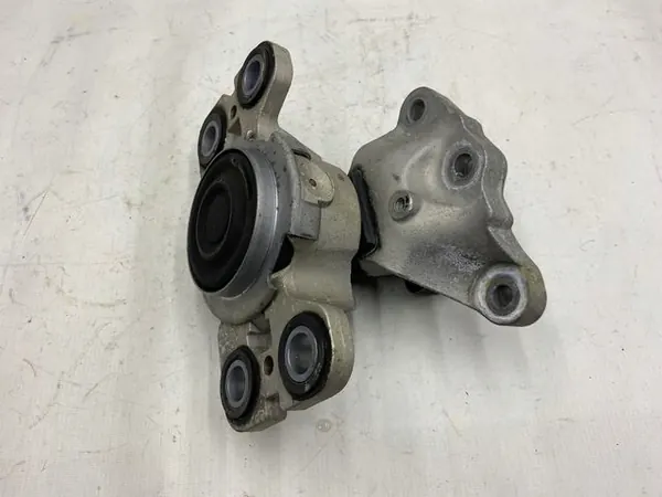 Moottorin tuki VOLVO XC60 2.0L 180kW 2015 OEM 31401308 image 5