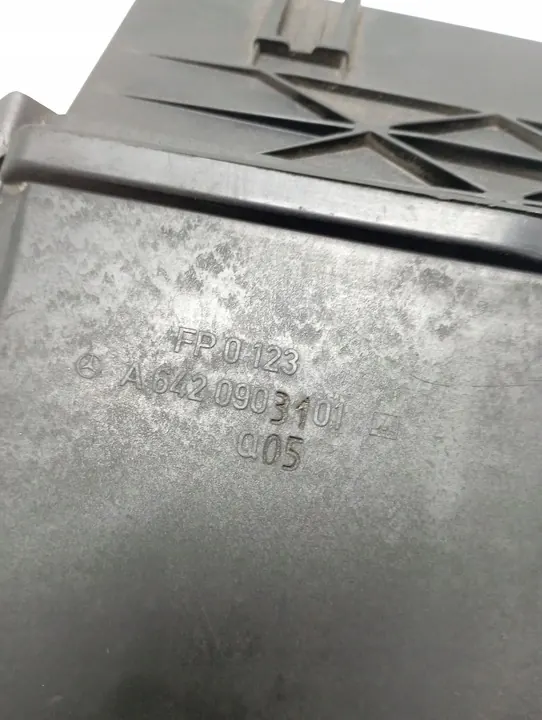 Mercedes-Benz OE A6420903101 Ilmansuodattimen Kotelo image 5