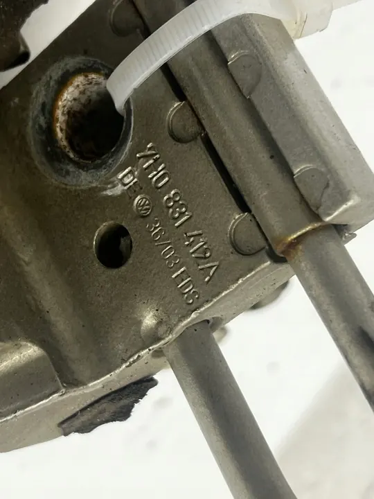 VW T5 Vorderer rechter Türscharnier oben + unten 7H0831412A image 3