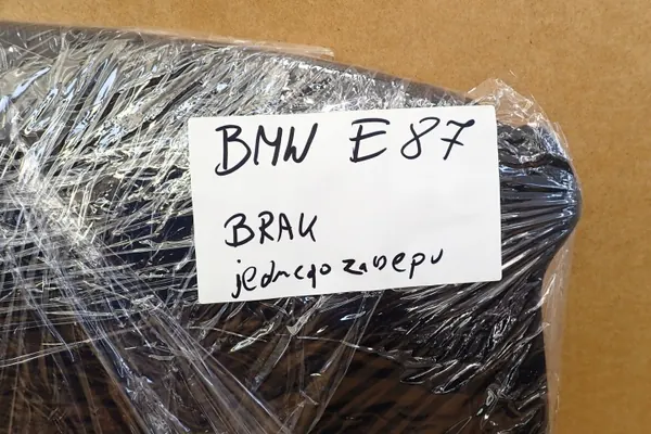 BMW E87 04- Baklucktäck OEM - Begagnad image 10