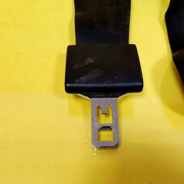 Ford OEM DRC97883 Achter gordelsluiting - Gebruikt image 3