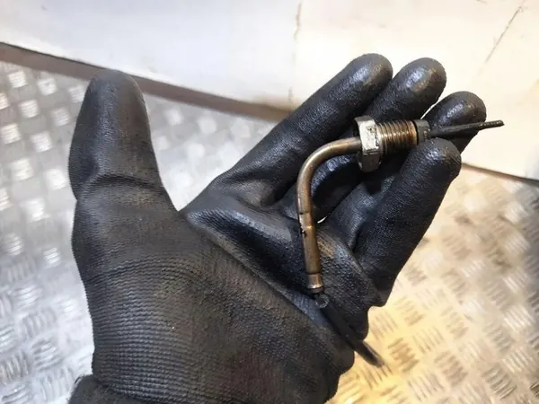 Capteur de température des gaz d'échappement VW TIGUAN 2.0L diesel 04L906088EB image 3