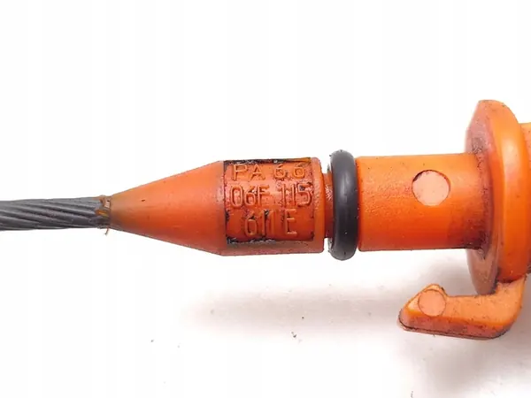 Audi A3 Öljytason Mittatikku 2.0 FSI 2005 06F115611E image 7