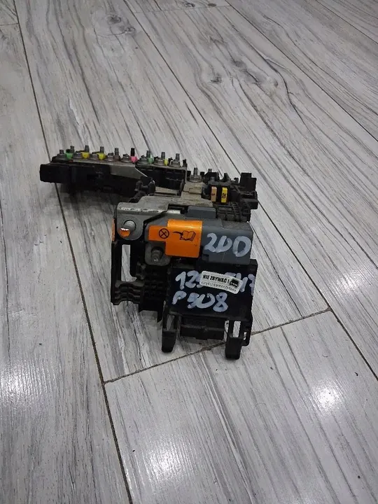 Voedingsmodule motorcompartiment Peugeot 508 I 1.6 E-HDI image 3