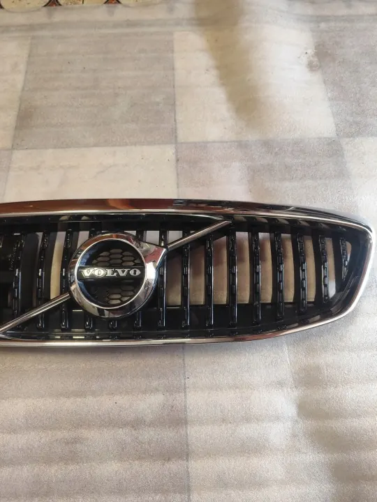 Grille Volvo V40 Lift 2016-2019 OEM KR 31425349 image 4