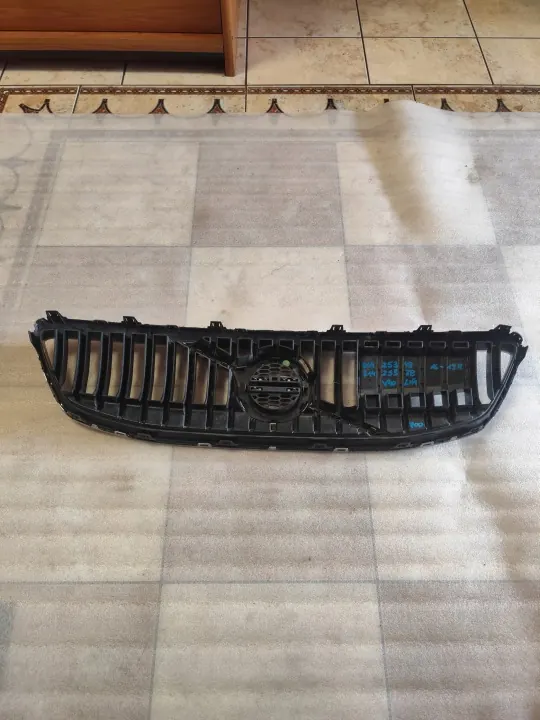Grille Volvo V40 Lift 2016-2019 OEM KR 31425349 image 5