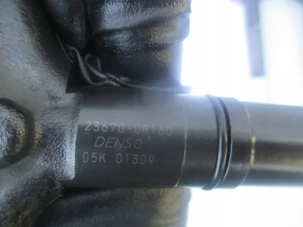 Toyota Avensis T25 Injektor 2.0 2.2 D4D OEM 23670-0R160 image 4