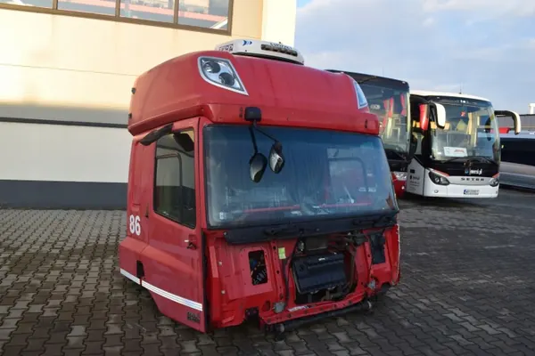 Estrutura Cabine Dormitório DAF CF Sem Portas - Usado image 8