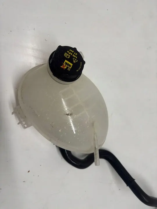 Depósito de expansión Manguera de agua Ford Puma MK2 1.0 image 2