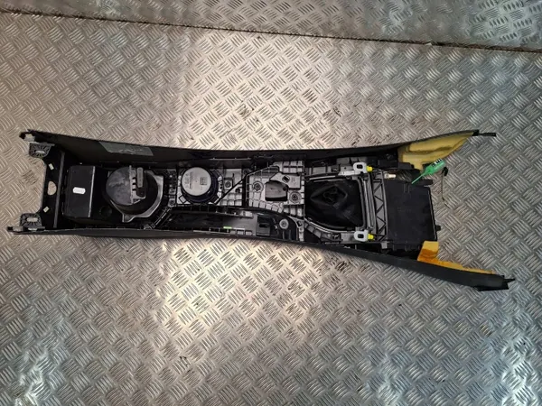 Mittkonsol armstöd OEM S26372682 för BMW X1 E84 image 6