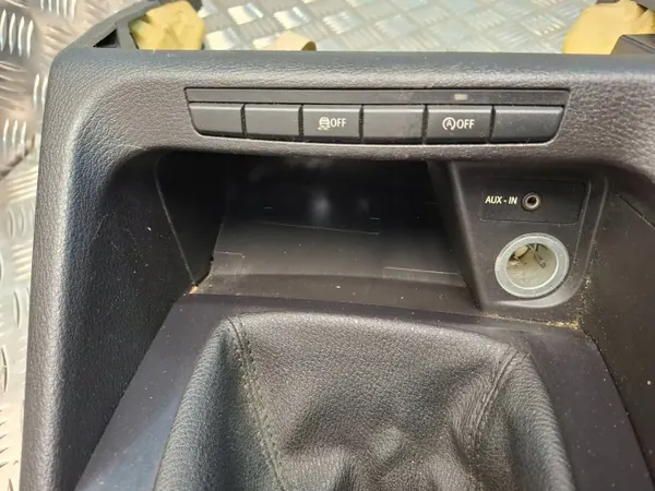 Mittkonsol armstöd OEM S26372682 för BMW X1 E84 image 7